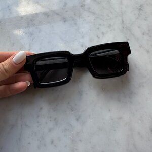 Akila Aura Sunglasses - Like New